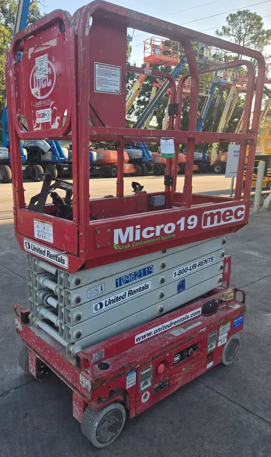 2019 MEC MICRO 19 Scissor Lift