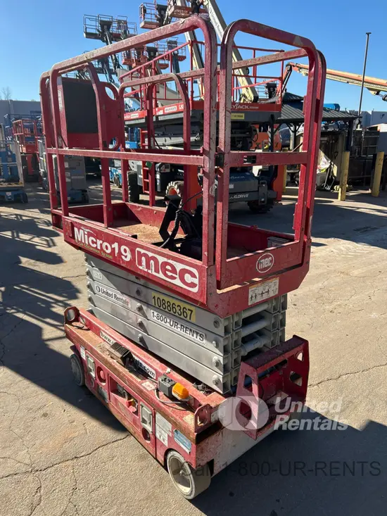 2019 MEC MICRO 19 Scissor Lift