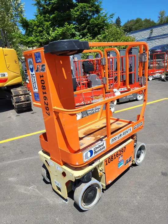 2018 JLG 1230ES Self-Propelled One-Person Lift