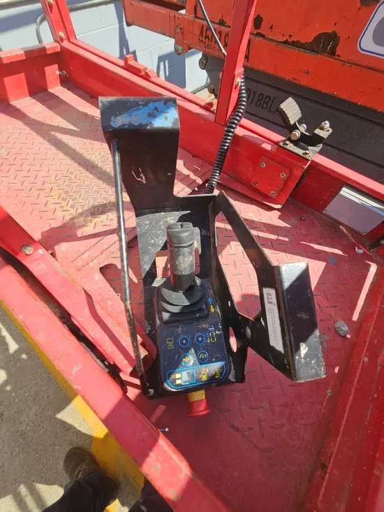 2019 MEC MICRO 19 Scissor Lift