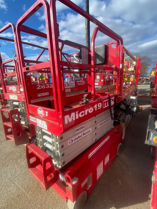 2018 MEC MICRO 19 Scissor Lift
