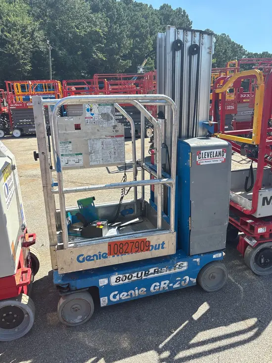 2018 Genie GR-20 Self-Propelled One-Person Lift