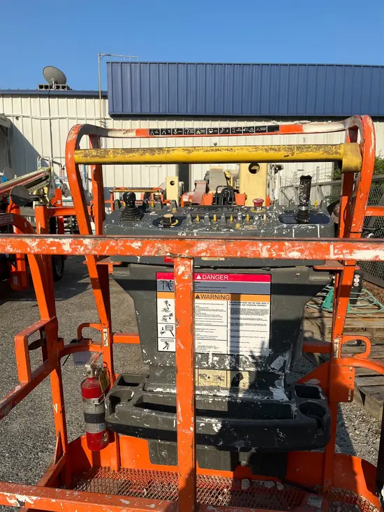 2017 JLG E400AJPN Articulating Boom Lift