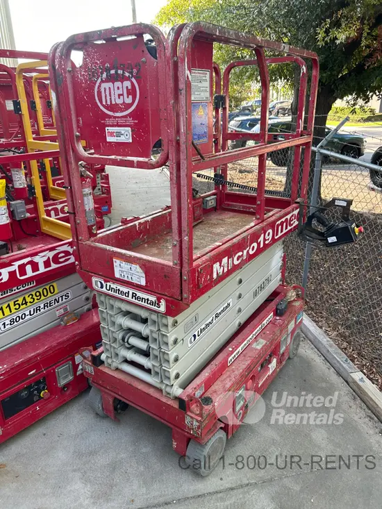 2018 MEC MICRO 19 Scissor Lift