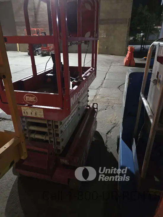 2019 MEC MICRO 19 Scissor Lift