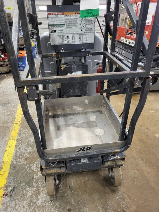 2016 JLG 20MVL Self-Propelled One-Person Lift