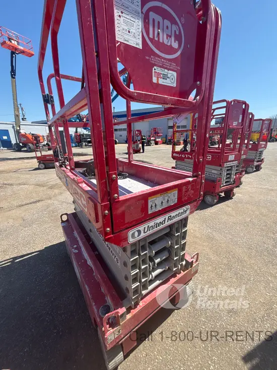 2019 MEC MICRO 19 Scissor Lift