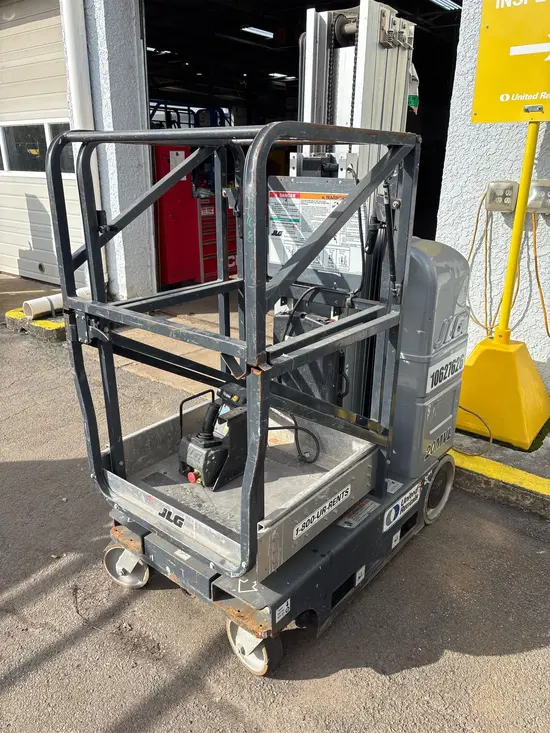 2017 JLG 20MVL Self-Propelled One-Person Lift