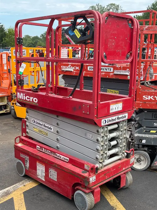 2019 MEC MICRO 19 Scissor Lift