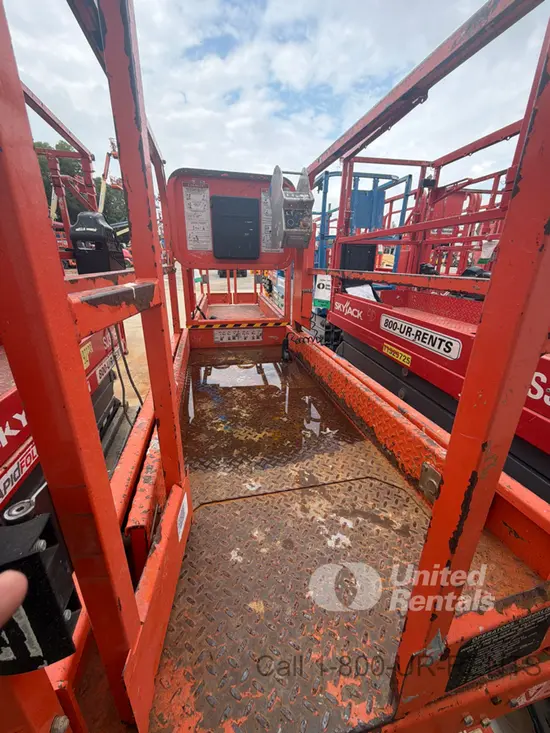 2018 Snorkel S3219E Scissor Lift