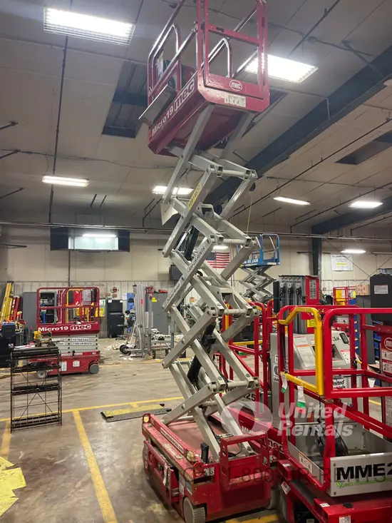 2019 MEC MICRO 19 Scissor Lift