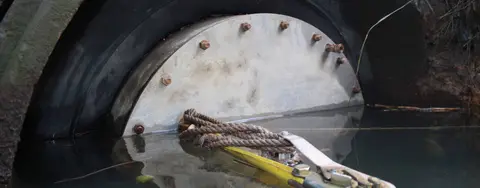Pipeline testing half sugmerged