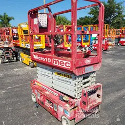 2018 MEC MICRO 19 Scissor Lift