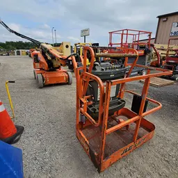 2017 JLG E400AJPN Articulating Boom Lift