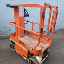2017 JLG 1230ES Self-Propelled One-Person Lift