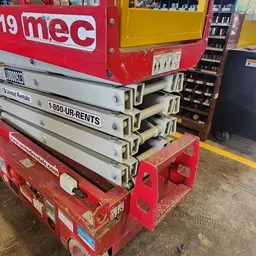 2018 MEC MICRO 19 Scissor Lift