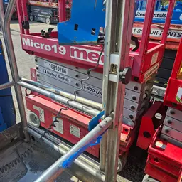 2018 Genie GR-20 Self-Propelled One-Person Lift