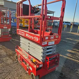2018 MEC MICRO 19 Scissor Lift