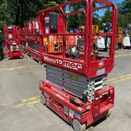 2019 MEC MICRO 19 Scissor Lift