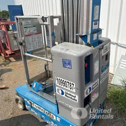 2019 Genie GR-20 Self-Propelled One-Person Lift