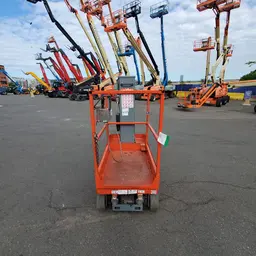 2015 Skyjack SJ16 Self-Propelled One-Person Lift