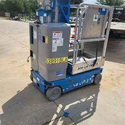 2017 Genie GR-12 Self-Propelled One-Person Lift