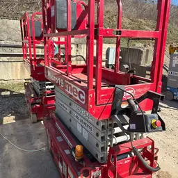 2018 MEC MICRO 19 Scissor Lift