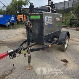 2021 Lincoln Electric VANTAGE 322 Welder