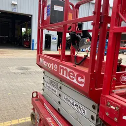 2019 MEC MICRO 19 Scissor Lift