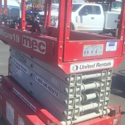 2018 MEC MICRO 19 Scissor Lift