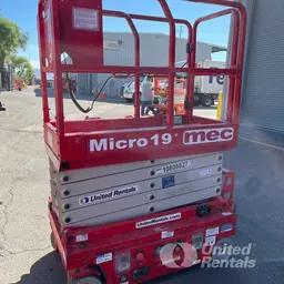 2018 MEC MICRO 19 Scissor Lift