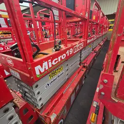 2019 MEC MICRO 19 Scissor Lift