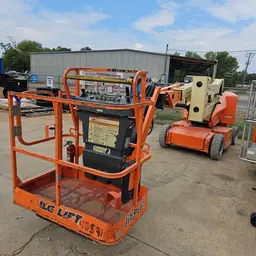 2017 JLG E400AJPN Articulating Boom Lift