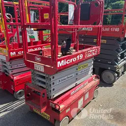 2018 MEC MICRO 19 Scissor Lift
