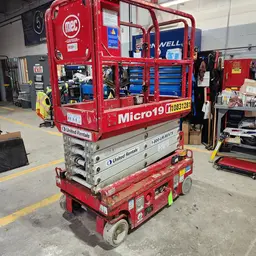 2018 MEC MICRO 19 Scissor Lift