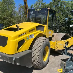 2021 BOMAG BW211D-5 Single Drum Roller