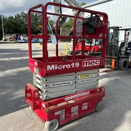 2018 MEC MICRO 19 Scissor Lift