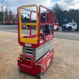 2018 MEC MICRO 19 Scissor Lift