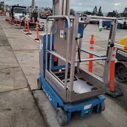 2017 Genie GR-20 Self-Propelled One-Person Lift
