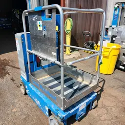 2016 Genie GR-20 Self-Propelled One-Person Lift