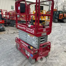 2019 MEC MICRO 19 Scissor Lift
