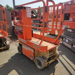 2018 JLG 1230ES Self-Propelled One-Person Lift