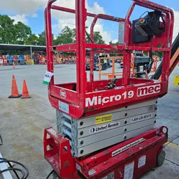 2018 MEC MICRO 19 Scissor Lift