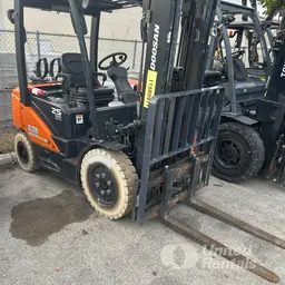 2022 Doosan G25E-7DF Warehouse Forklift