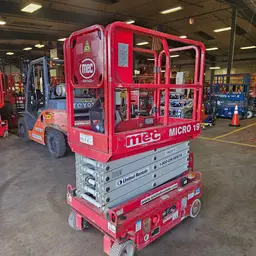 2018 MEC MICRO 19 Scissor Lift