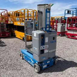 2018 Genie GR-20 Self-Propelled One-Person Lift