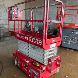 2018 MEC MICRO 19 Scissor Lift