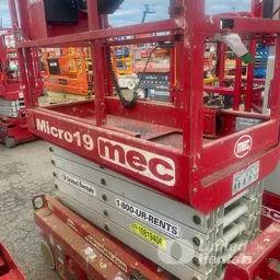 2018 MEC MICRO 19 Scissor Lift
