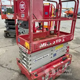 2019 MEC MICRO 19 Scissor Lift