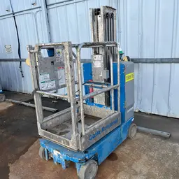 2018 Genie GR-20 Self-Propelled One-Person Lift